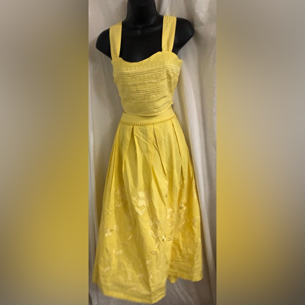 Avec les filles yellow floral embroidered crop top and midi skirt size XS new - Picture 13 of 15